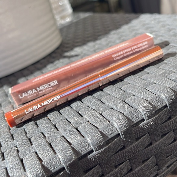 Laura Mercier - Caviar Stick Eye Shadow - Forbidden Rose - Picture 8 of 16